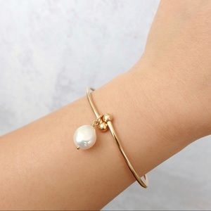 Baroque pearl bypass bangle bracelet